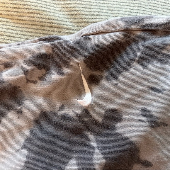 Nike High Waisted Tie Dye Soft Sweat Shorts XS - Picture 3 of 4